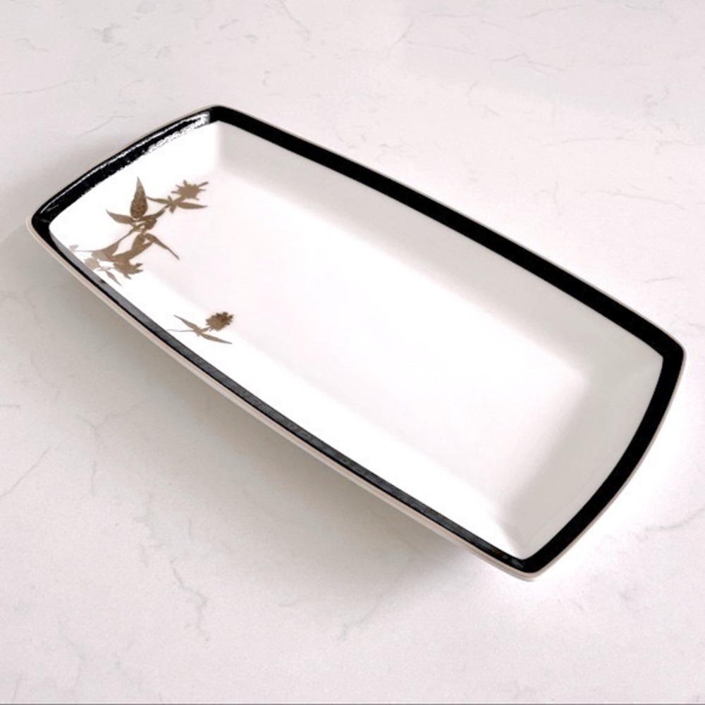 Noritake everyday elegance Verdena Gold 14¼︎” Rectangular Serving Plate
